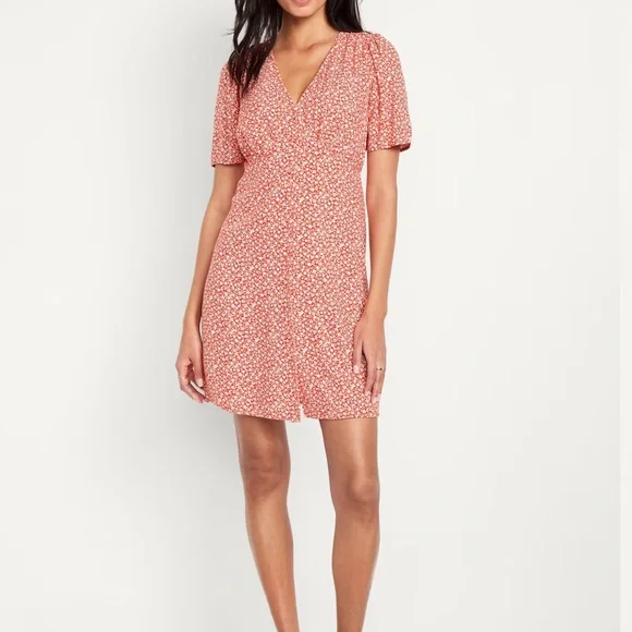 NWT OLD NAVY Button-Down Crepe Mini Dress COLOR RED DITSY SIZE MEDIUM - Picture 1 of 8